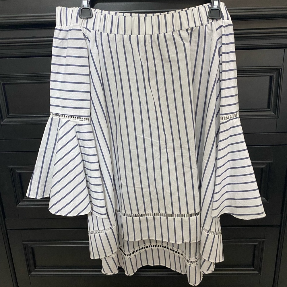 Off the shoulder striped, bell sleeve top! Worn once!